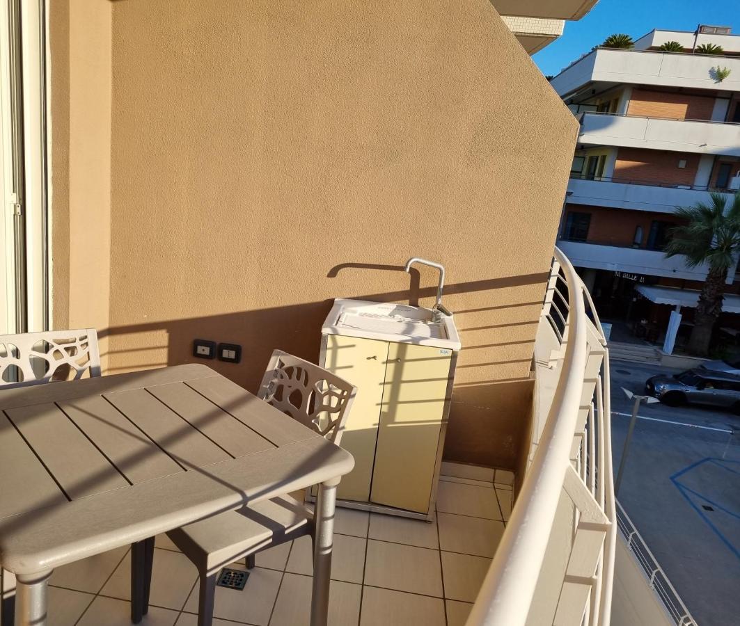 Casamare Alba Adriatica Frontemare Exterior foto